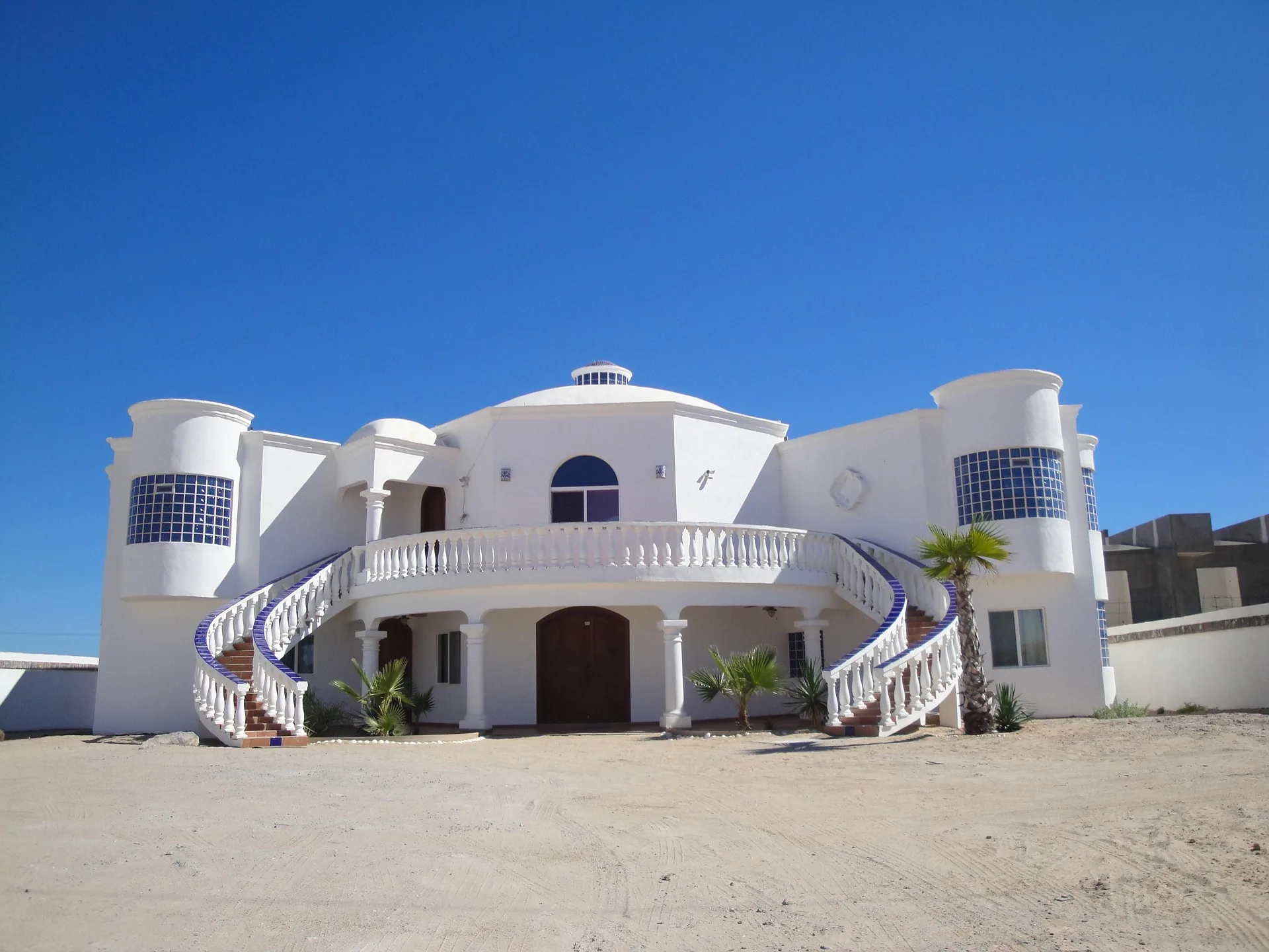 3-bedroom villa — 301 m²